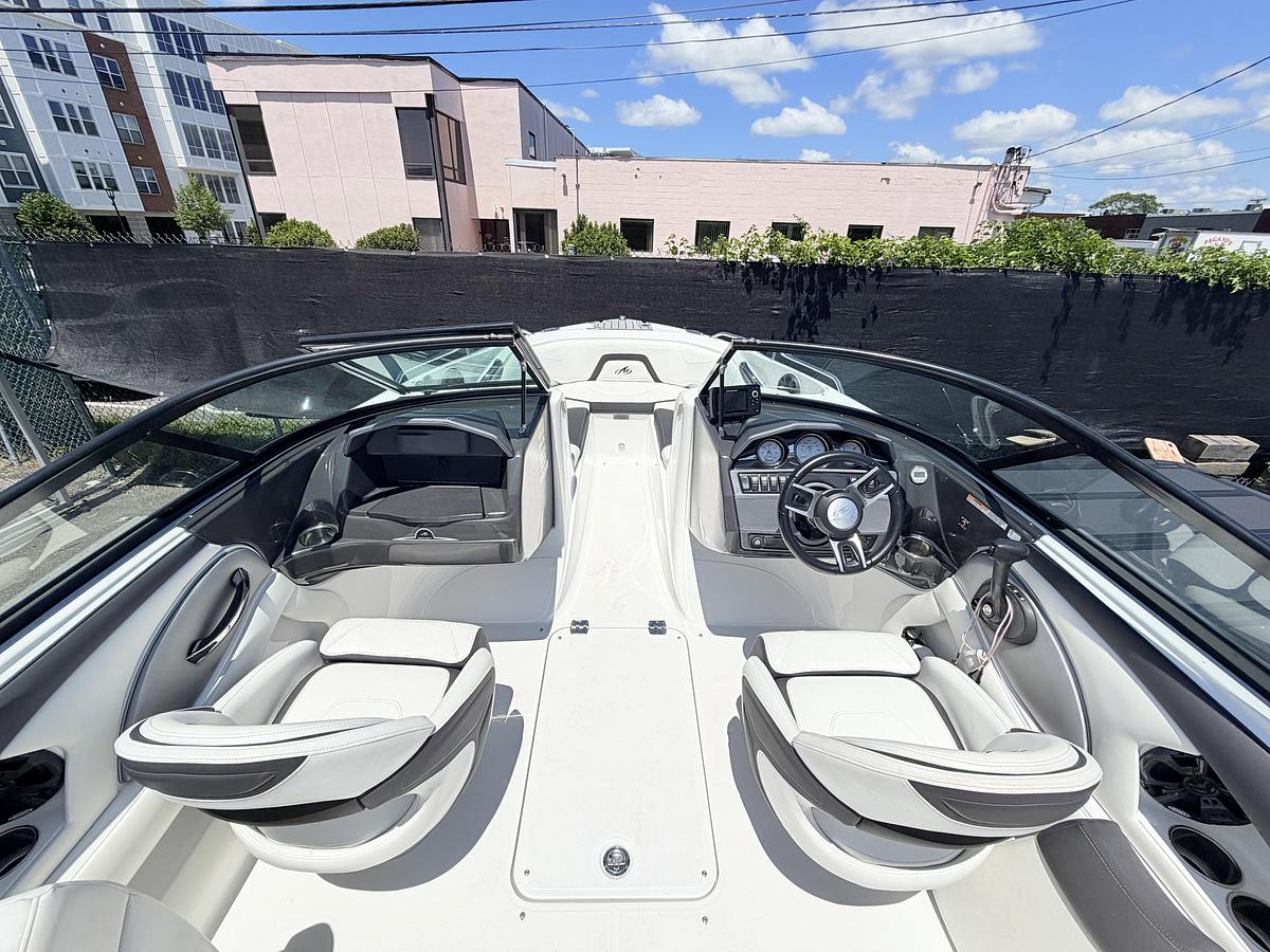 Used 2017 Monterey 224FS