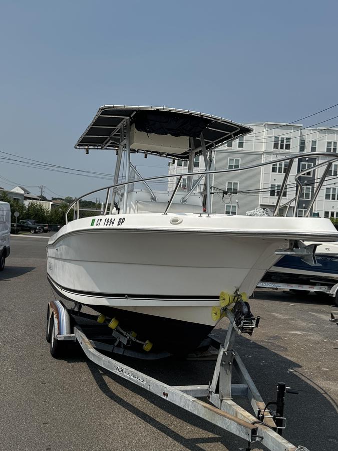 Used 2003 Robalo R230 with a 2022 Suzuki DF250 Outboard