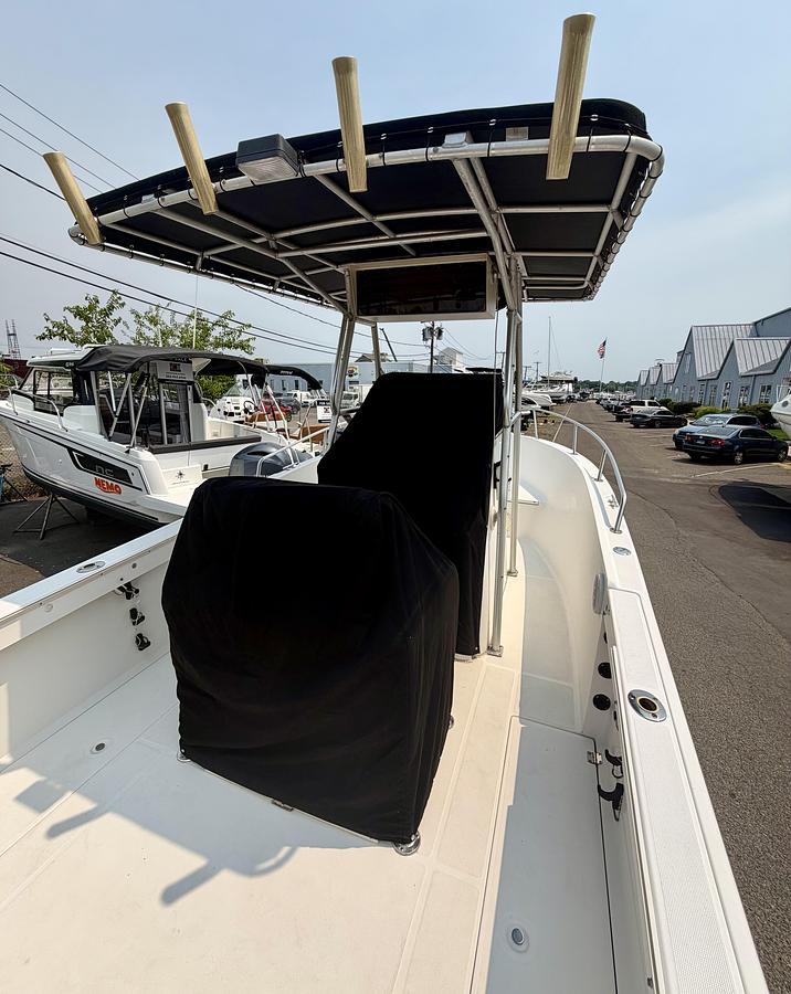 Used 2003 Robalo R230 with a 2022 Suzuki DF250 Outboard
