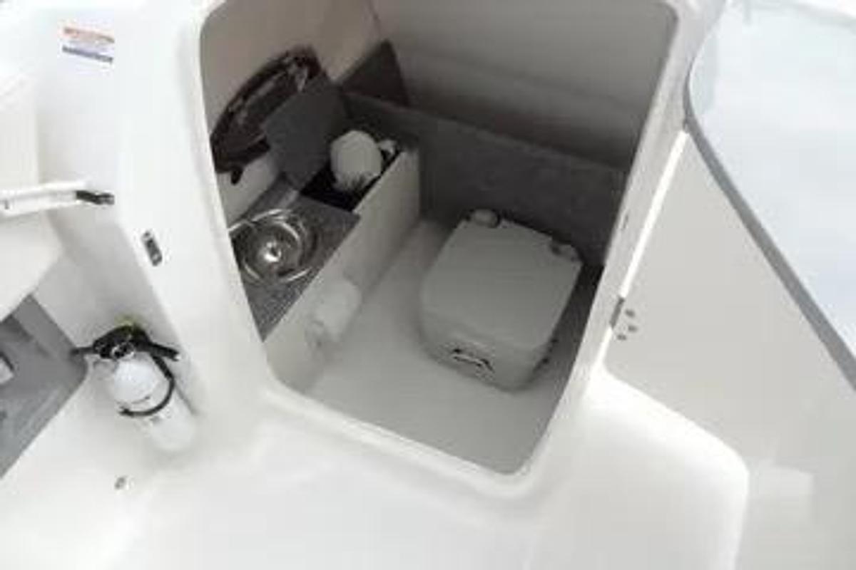 Used 2018 Chaparral 250 Suncoast