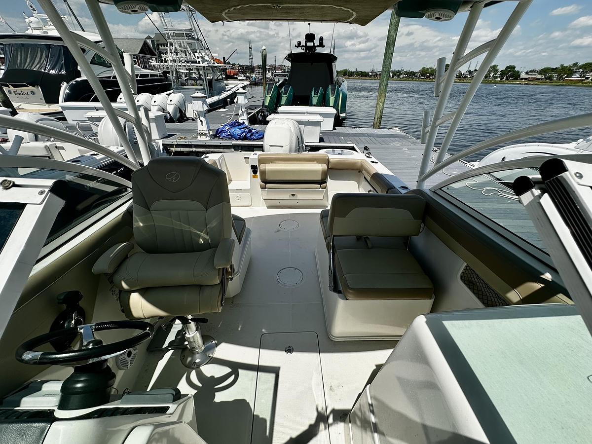 Used 2018 Sailfish 245DC