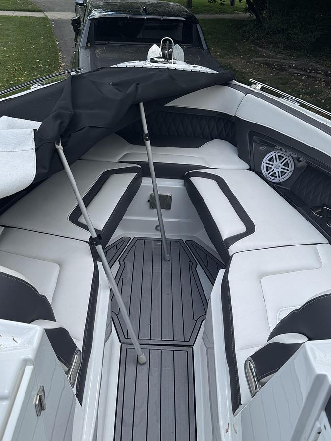 Used 2021 Monterey 305SS