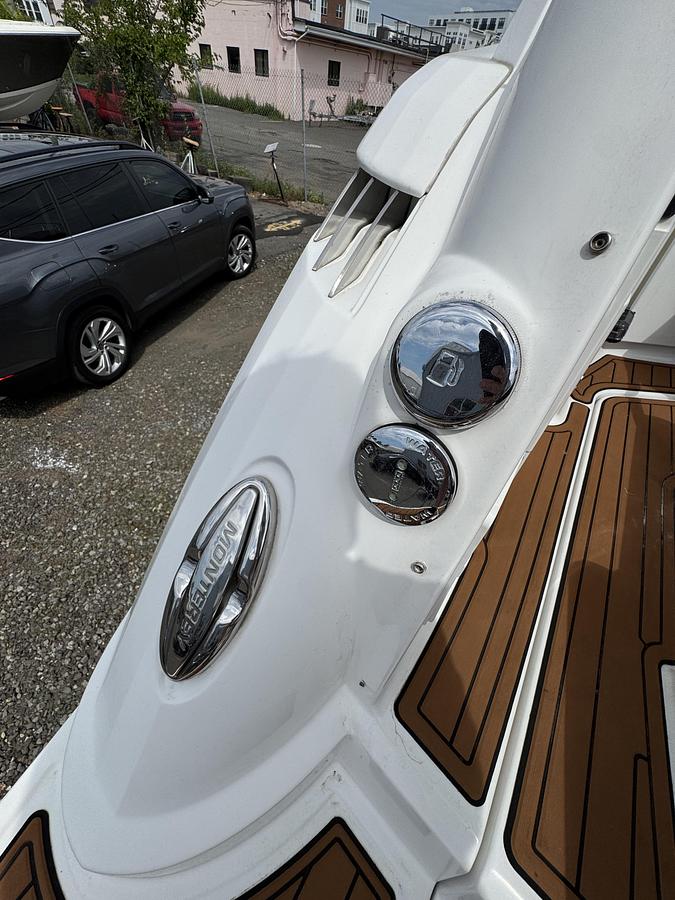 Used 2021 Monterey 295 Sport Yacht