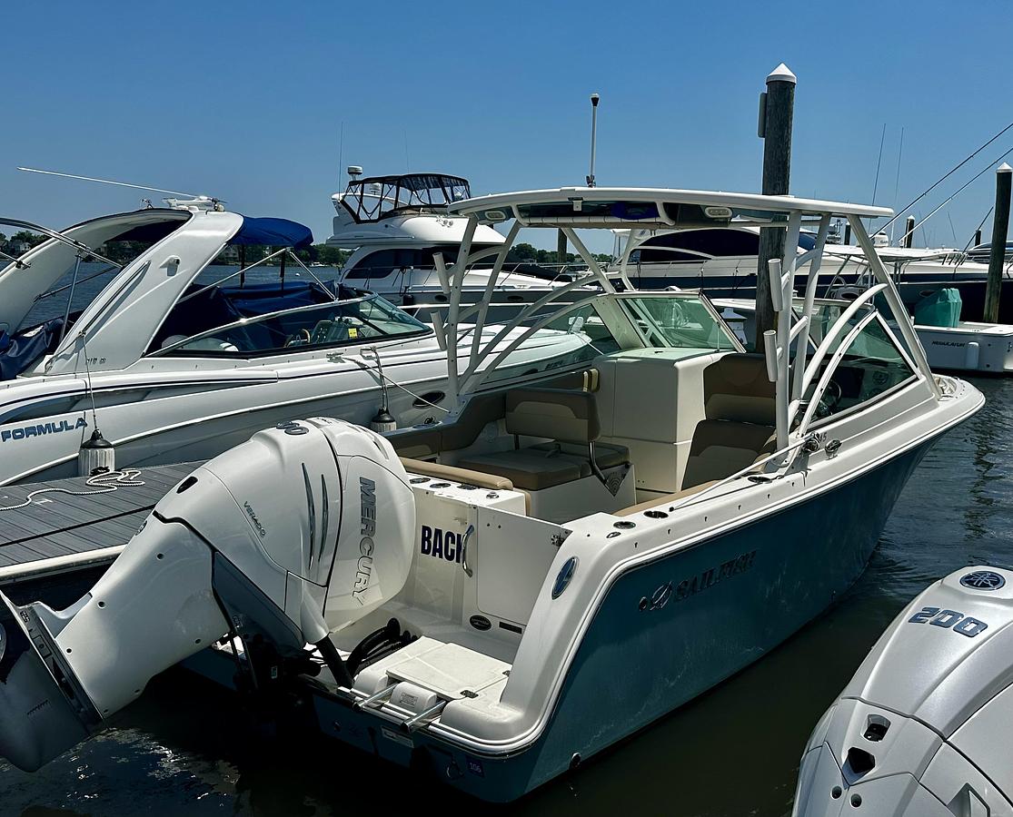 Used 2018 Sailfish 245DC