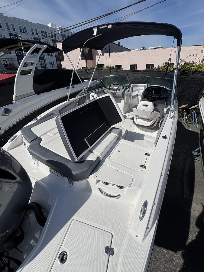 Used 2021 Chaparral 21 ssi OB