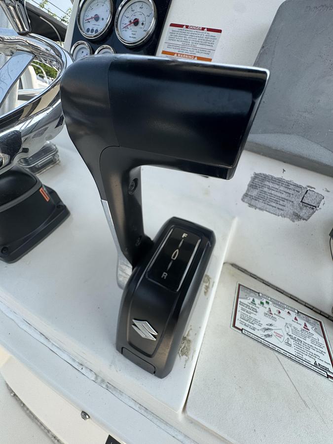 Used 2003 Robalo R230 with a 2022 Suzuki DF250 Outboard