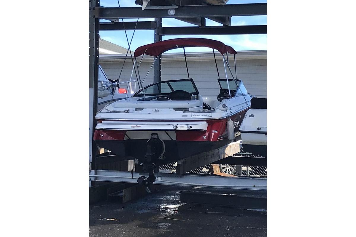 Used 2017 Monterey 224FS