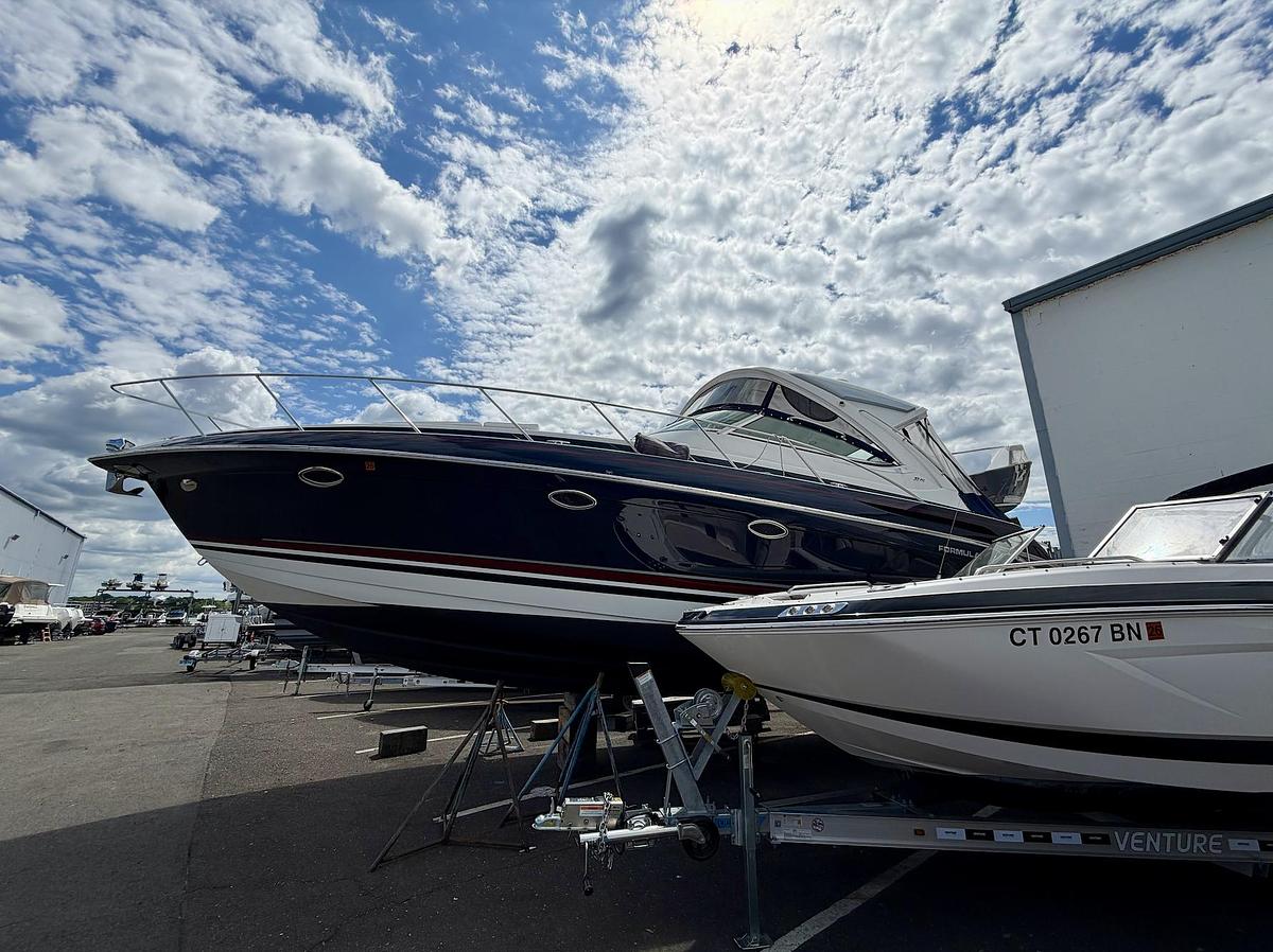Used 2021 Formula 37PC