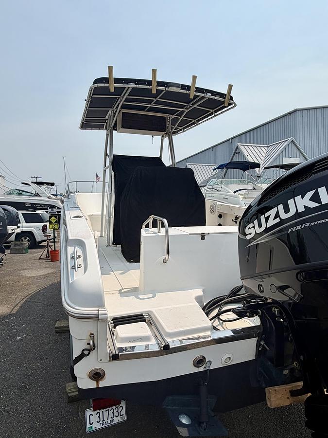 Used 2003 Robalo R230 with a 2022 Suzuki DF250 Outboard