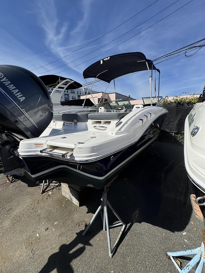 Used 2021 Chaparral 21 ssi OB