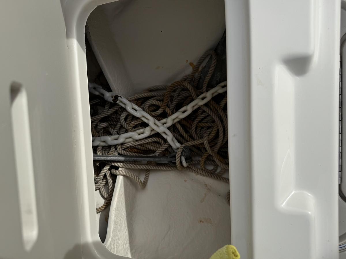 Used 2014 Sea Ray 220 Sundeck