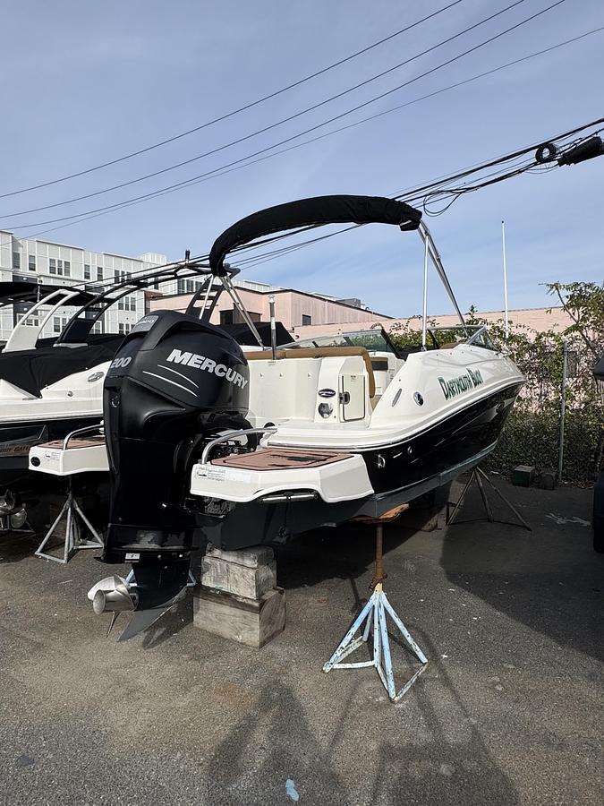 Used 2014 Sea Ray 220 Sundeck