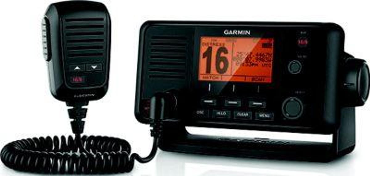 GARMIN VHF 215 MARINE RADIO