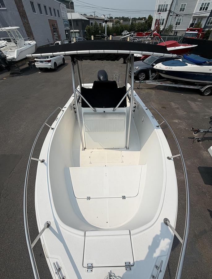 Used 2003 Robalo R230 with a 2022 Suzuki DF250 Outboard