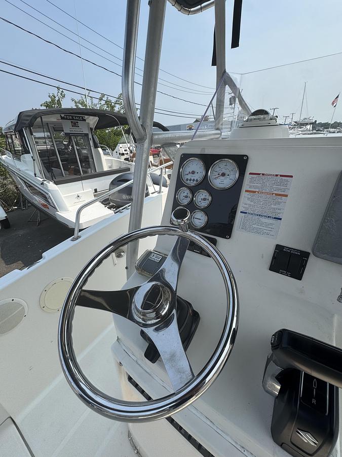 Used 2003 Robalo R230 with a 2022 Suzuki DF250 Outboard