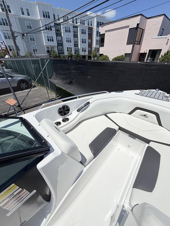 Used 2017 Monterey 224FS