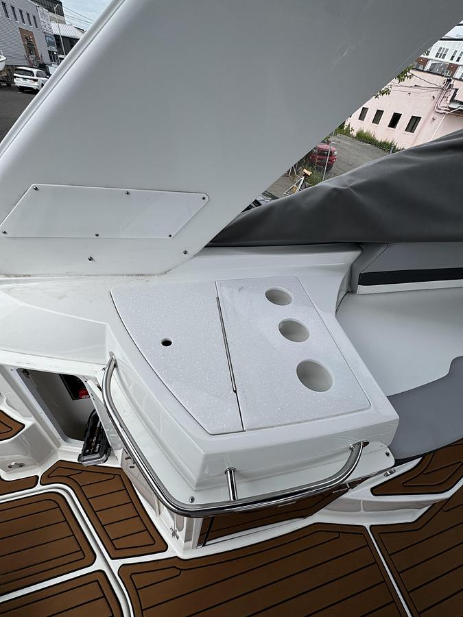 Used 2021 Monterey 295 Sport Yacht