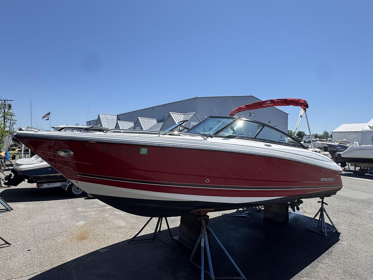 Used 2017 Monterey 224FS