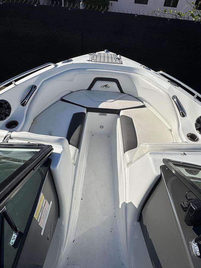 Used 2017 Monterey 224FS
