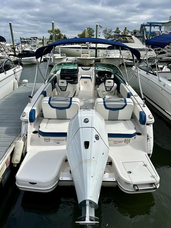 Used 2023 Chaparral 250 OSX