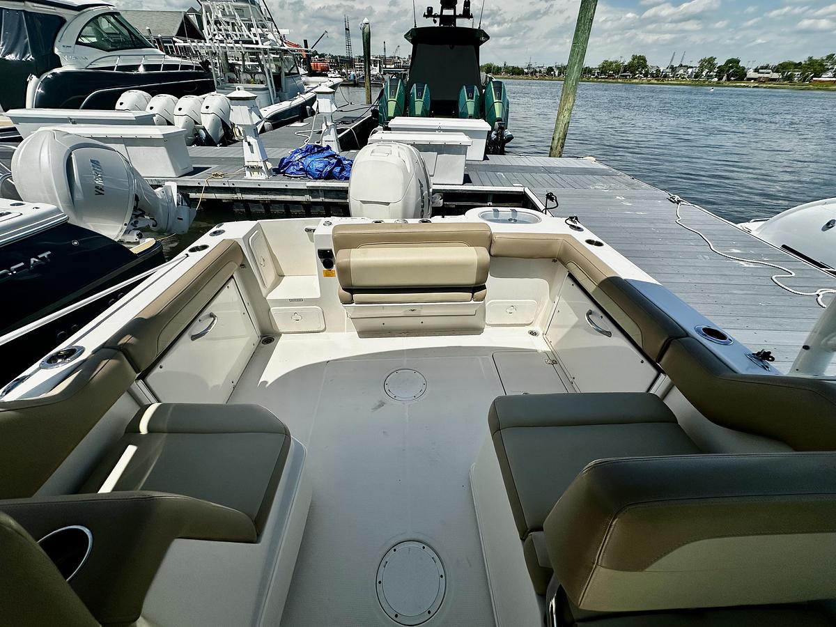 Used 2018 Sailfish 245DC