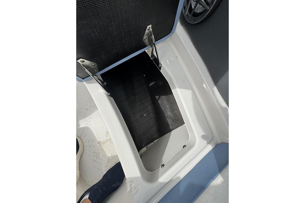 Used 2023 Chaparral 270 OSX