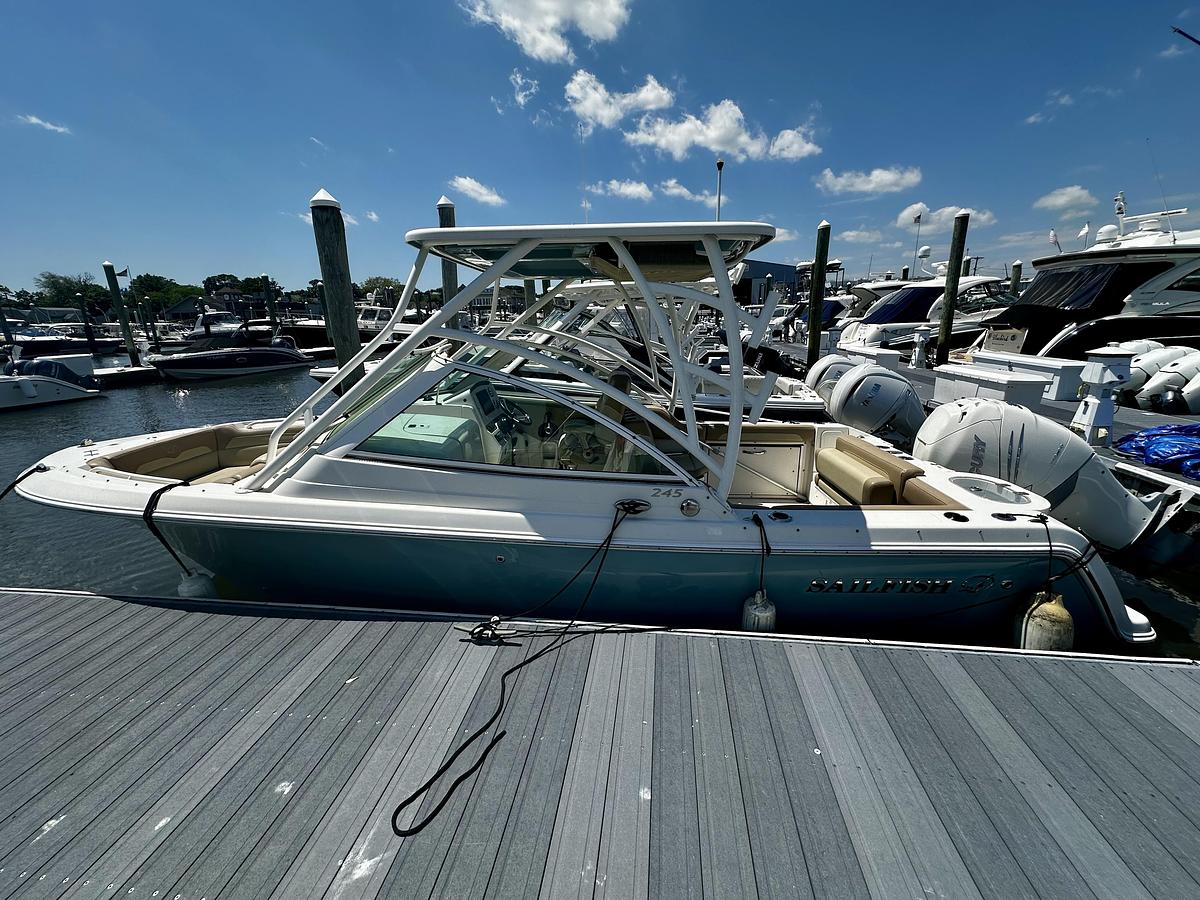 Used 2018 Sailfish 245DC