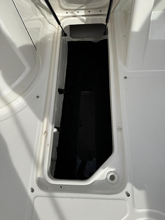 Used 2014 Sea Ray 220 Sundeck