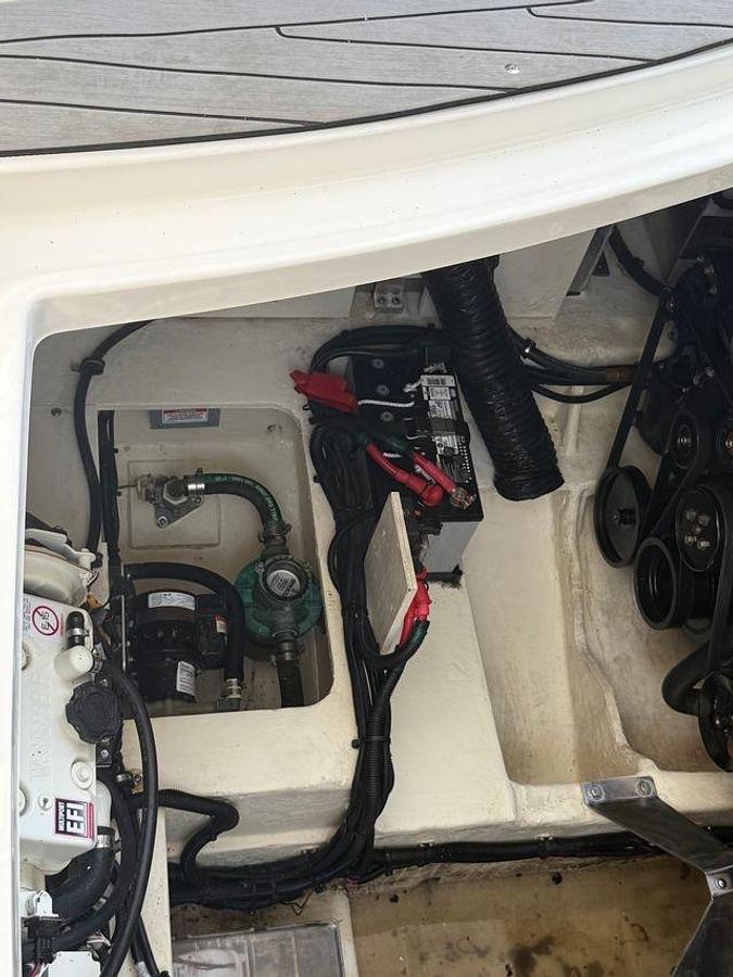 Used 2021 Sea Ray 350 Sundancer Coupe