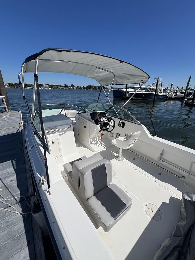Used 2004 Boston Whaler 210 Ventura