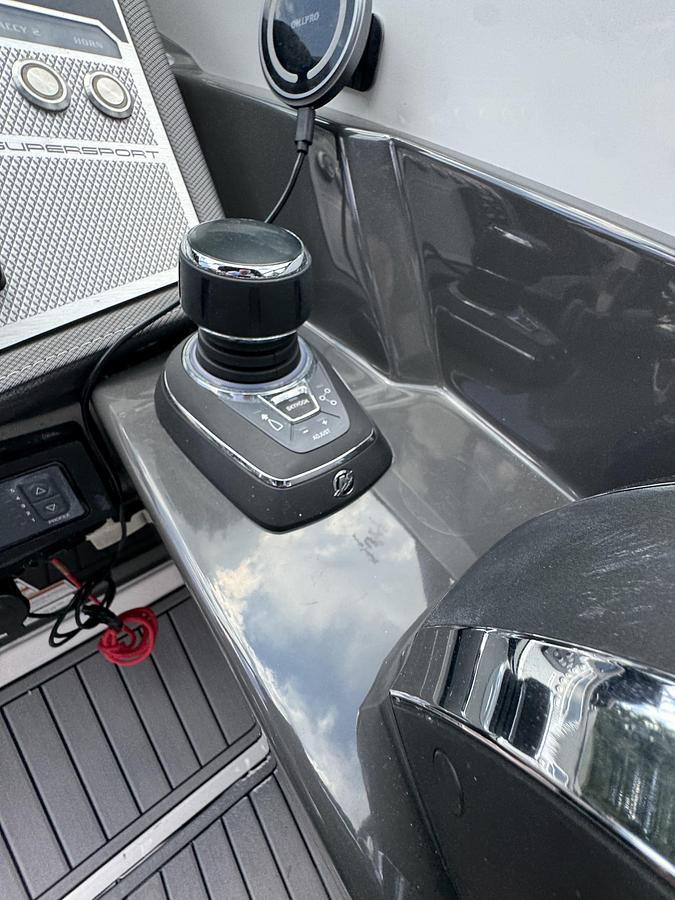 Used 2021 Monterey 305SS