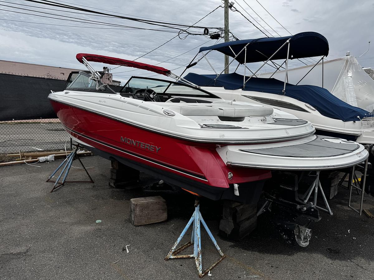 Used 2017 Monterey 224FS