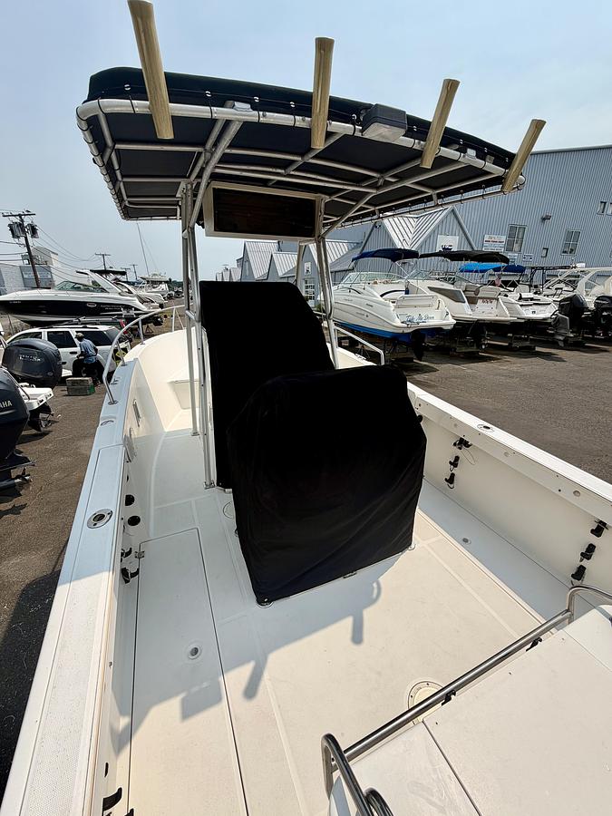 Used 2003 Robalo R230 with a 2022 Suzuki DF250 Outboard