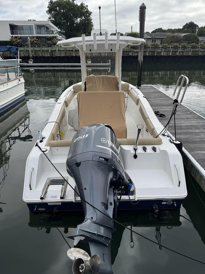 Used 2017 Sea Hunt Ultra 235 SE