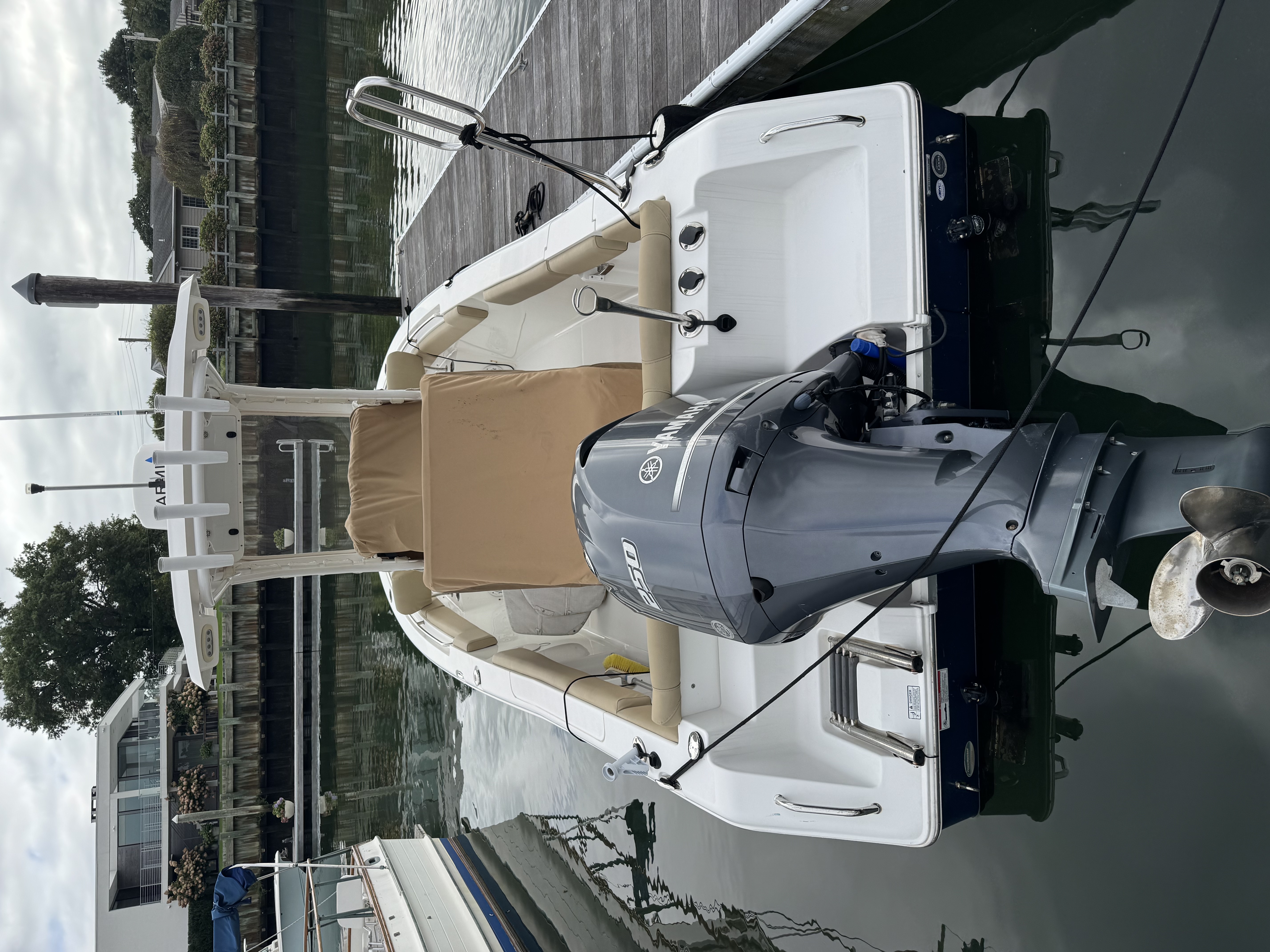 Used 2017 Sea Hunt Ultra 235 SE