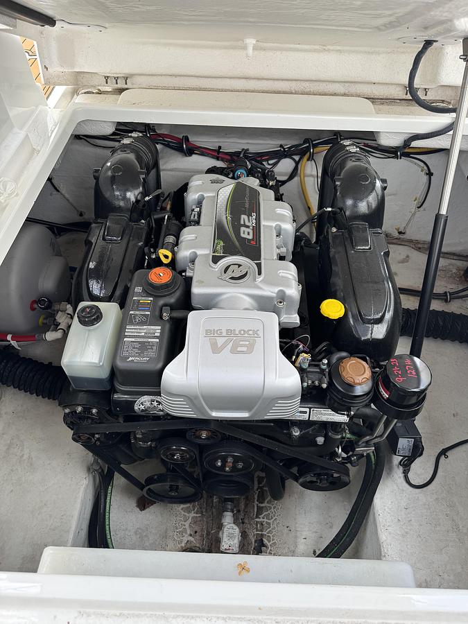 Used 2021 Monterey 295 Sport Yacht