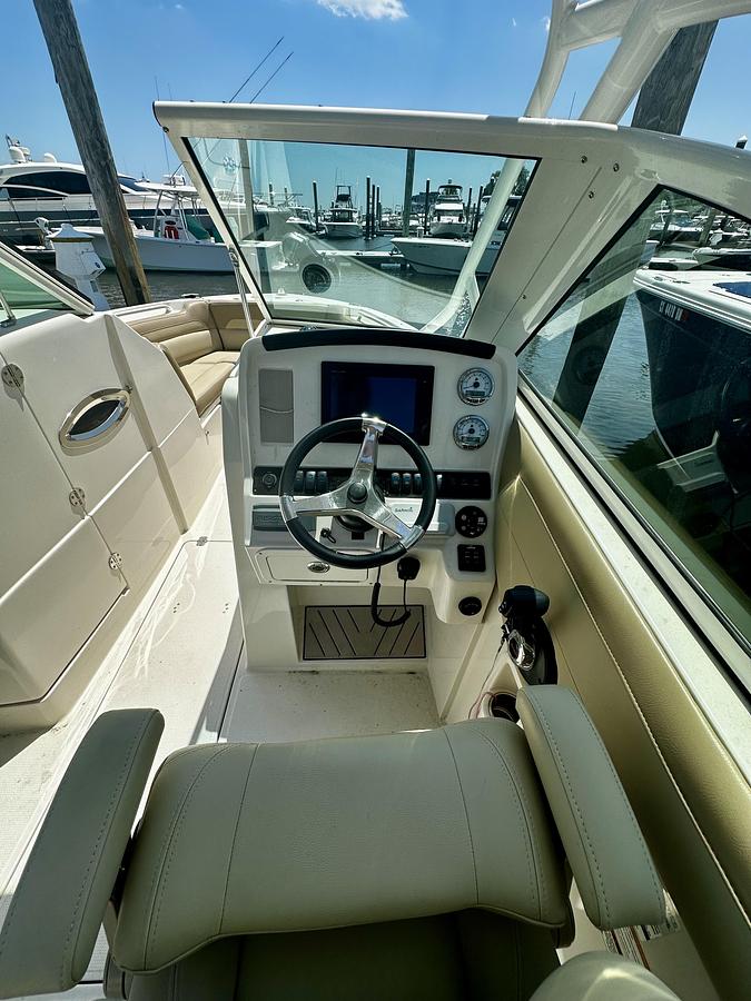 Used 2018 Sailfish 245DC