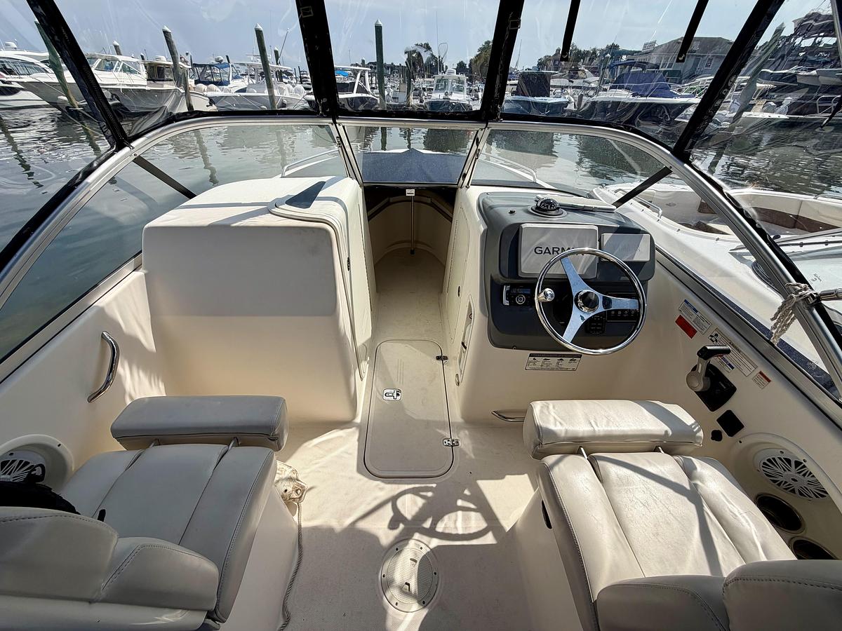 Used 2014 Pursuit DC235