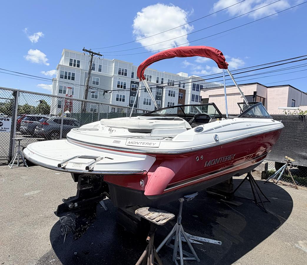 Used 2017 Monterey 224FS
