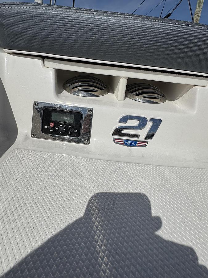 Used 2021 Chaparral 21 ssi OB
