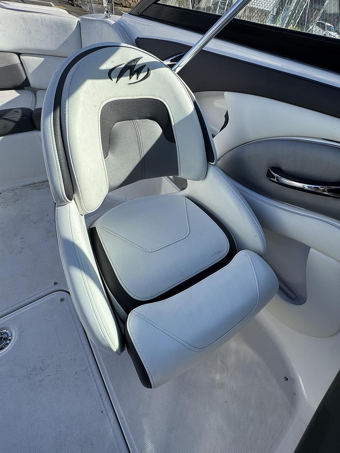 Used 2017 Monterey 224FS