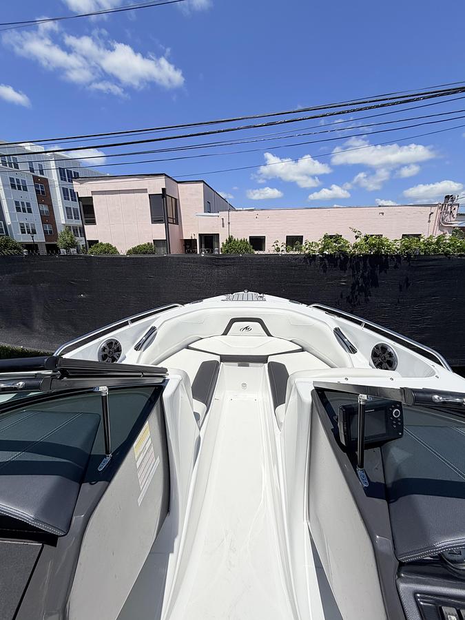 Used 2017 Monterey 224FS