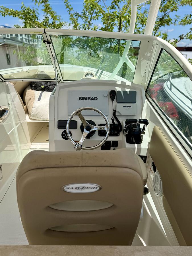 Used 2017 Sailfish 275DC