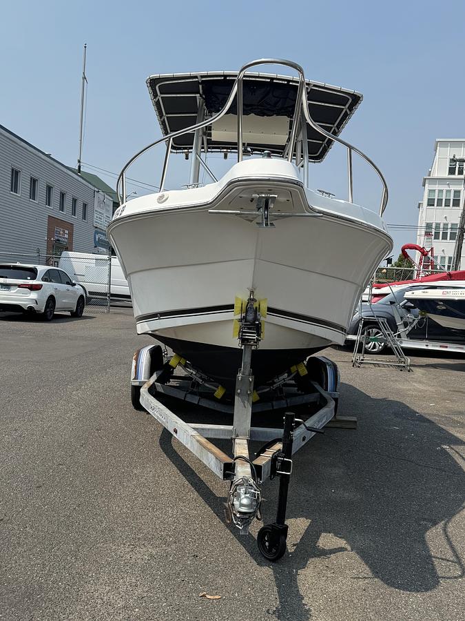 Used 2003 Robalo R230 with a 2022 Suzuki DF250 Outboard