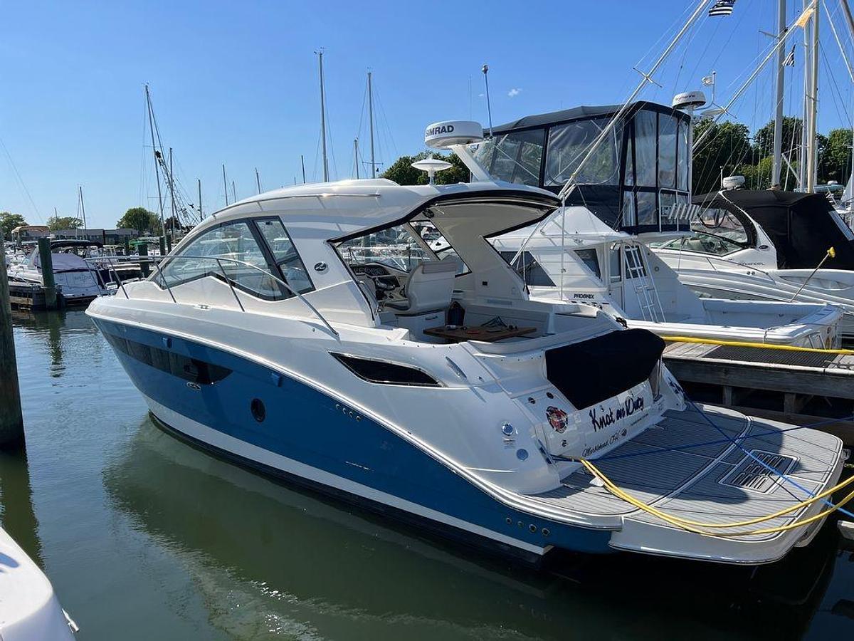 Used 2021 Sea Ray 350 Sundancer Coupe