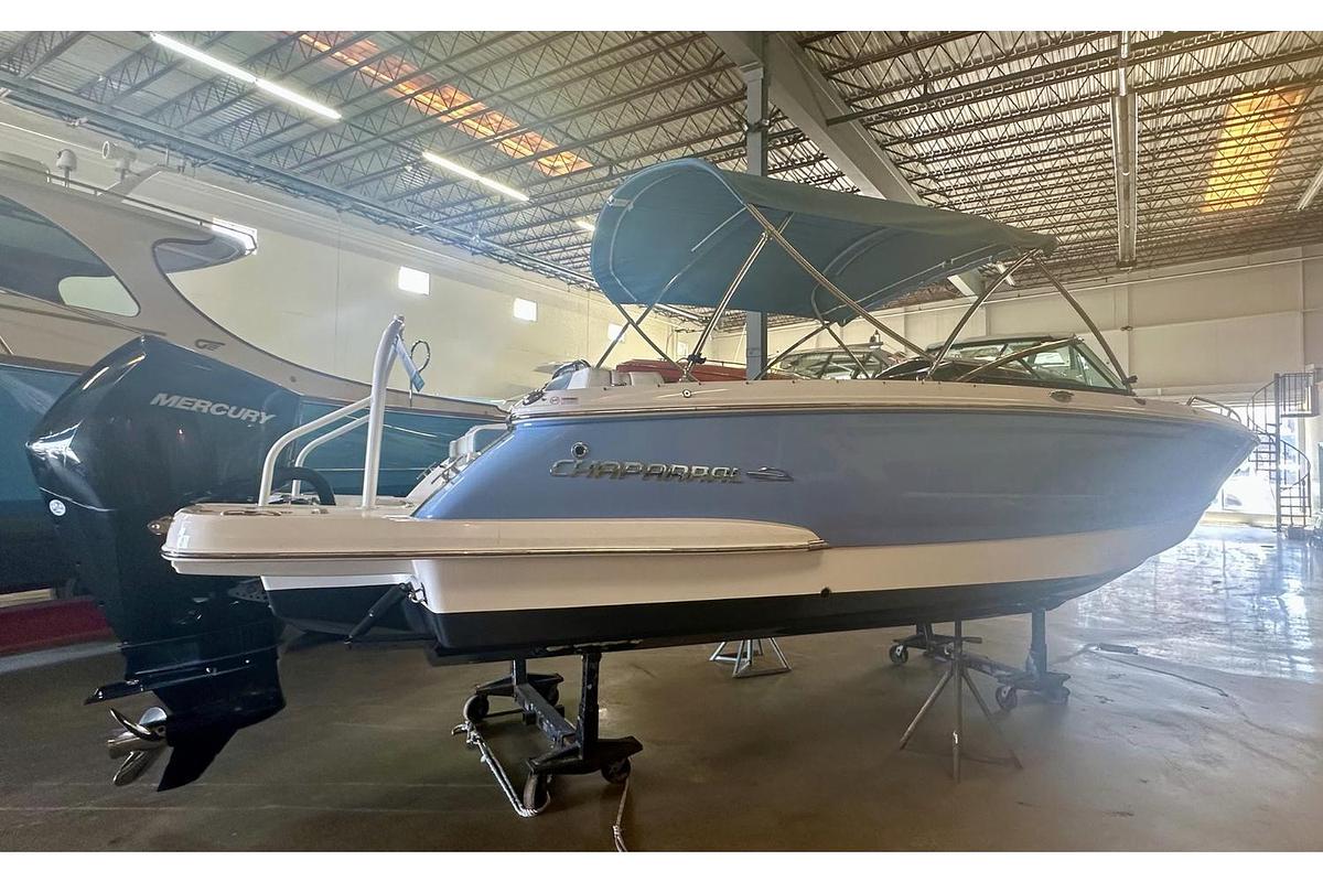 Used 2023 Chaparral 270 OSX