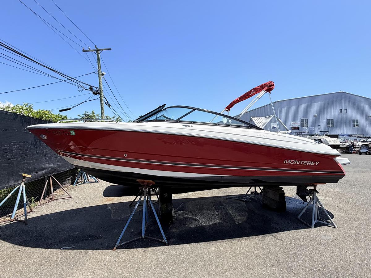 Used 2017 Monterey 224FS