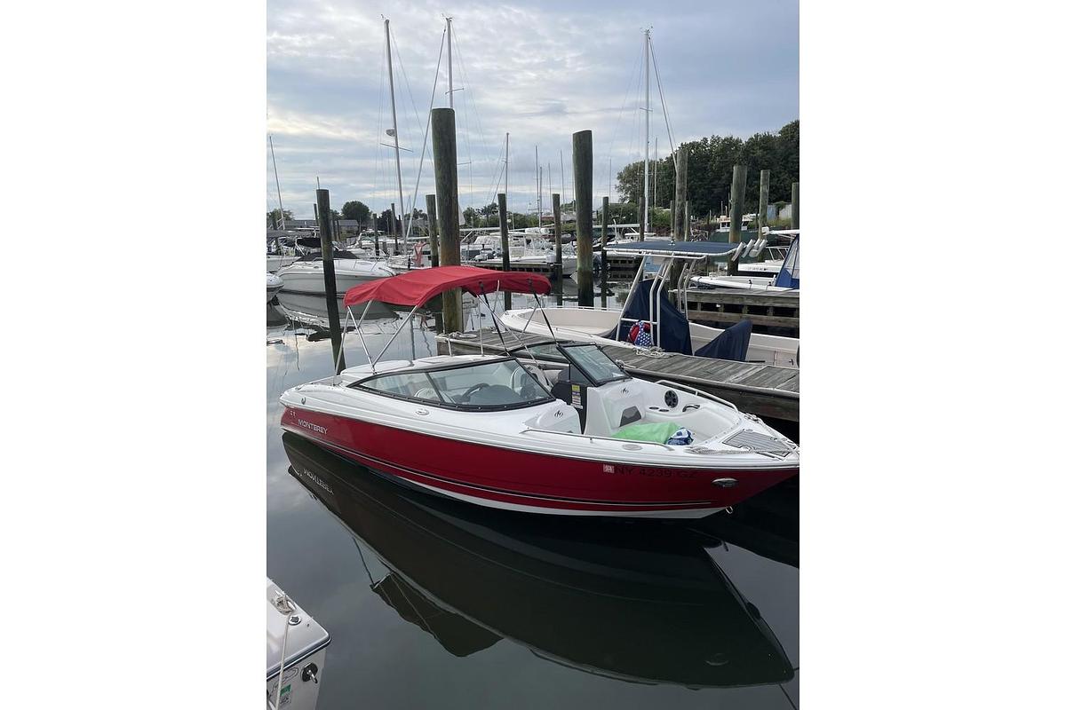 Used 2017 Monterey 224FS