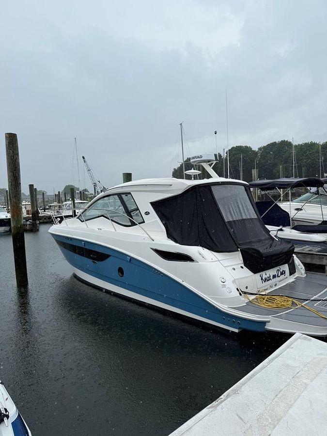 Used 2021 Sea Ray 350 Sundancer Coupe
