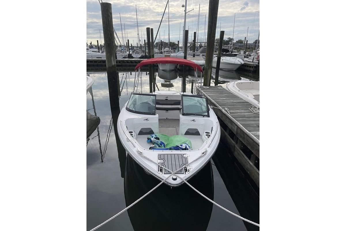 Used 2017 Monterey 224FS